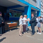 Помощник благочинного принял участие в школьной линейке