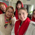 Воспитанники Выездновской воскресной школы поздравили с Пасхой Христовой пожилых прихожан