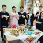 Школьники поздравили с Пасхой пациентов Чернухинской больницы