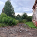 В законсервированном храме в честь Казанской иконы Божией Матери Казакова проводятся работы по благоустройству